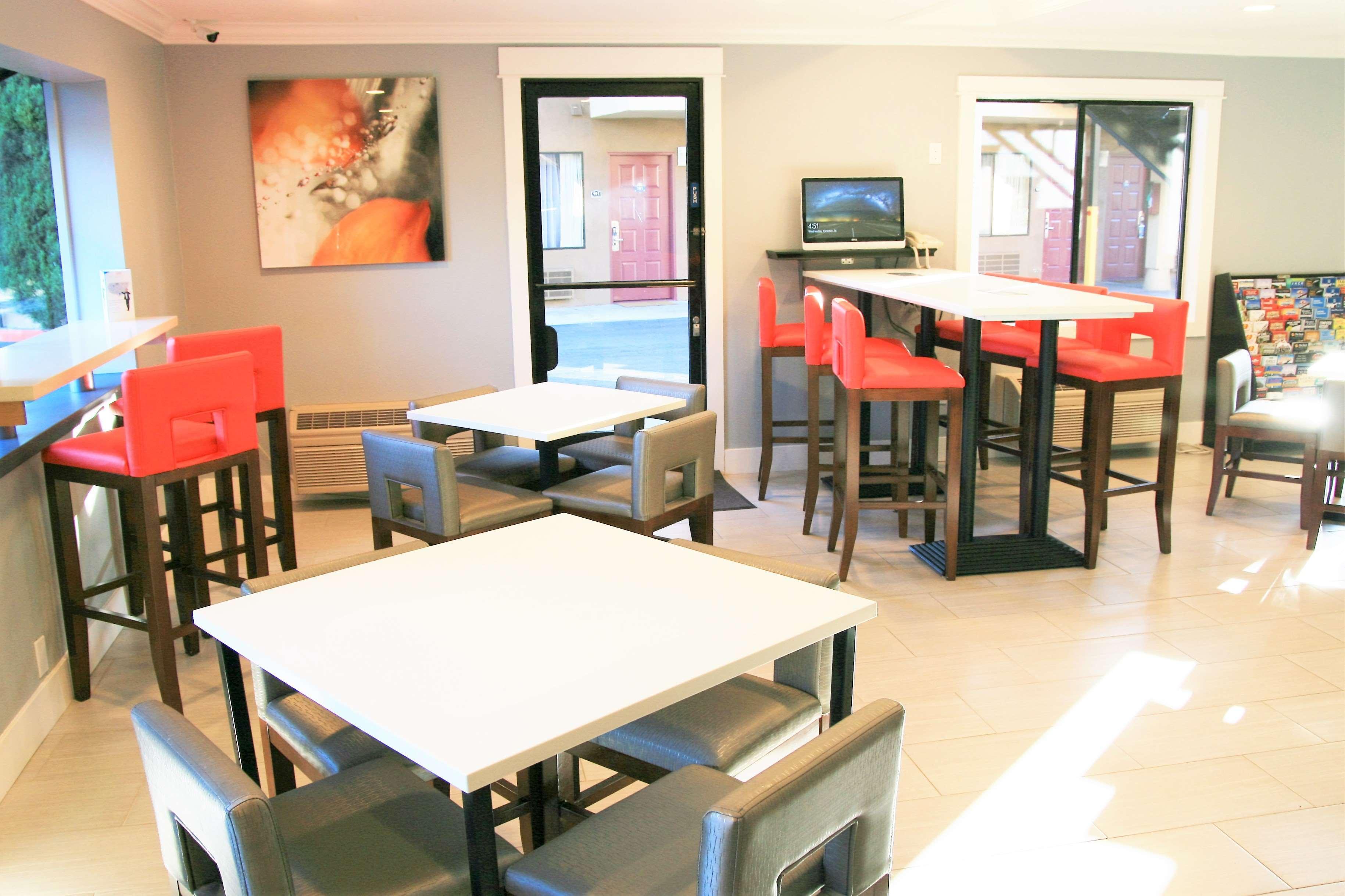 Days Inn By Wyndham Pinole Berkeley מראה חיצוני תמונה
