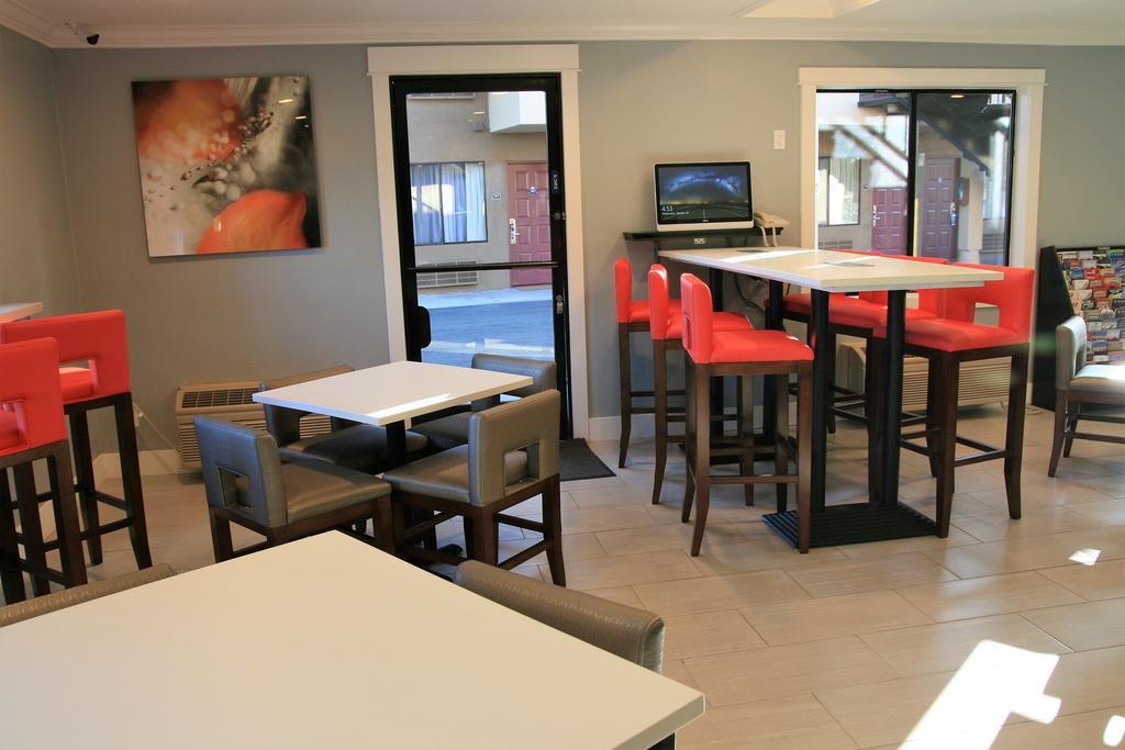 Days Inn By Wyndham Pinole Berkeley מראה חיצוני תמונה