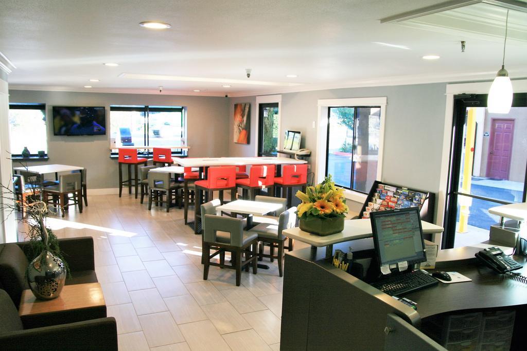 Days Inn By Wyndham Pinole Berkeley מראה חיצוני תמונה